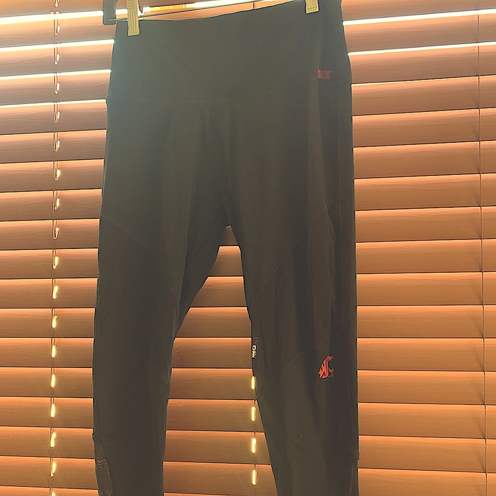 Victoria’s Secret pink WSU leggings